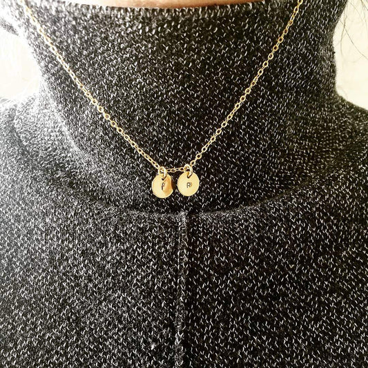 initialen ketting kopen - gepersonaliseerde sieraden met letters en meer - shop bij lux & luz