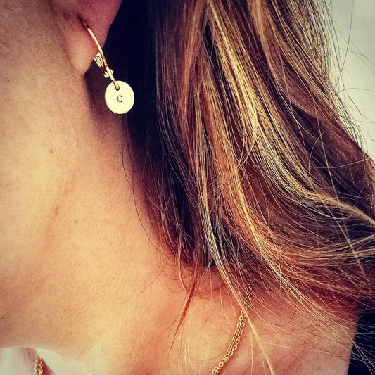 oorbellen met initialen van goud - uniek en persoonlijke sieraden van lux & luz