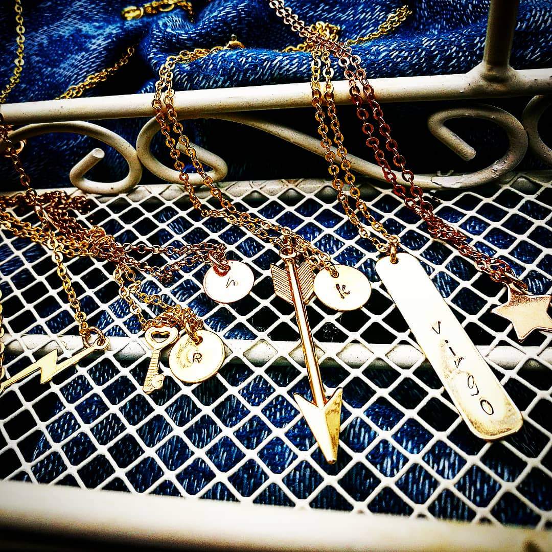 sleutel en initiaal ketting