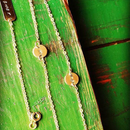 armband met initiaal goud - initialen armbandje - gepersonaliseerd en uniek - creëer je eigen uniek sieraad - lux & luz