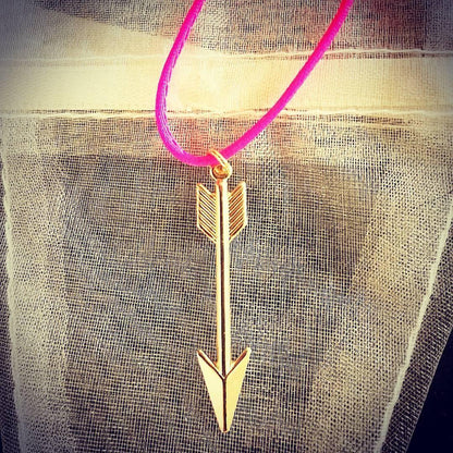 gouden boho pijl ketting - unieke hanger voor halsketting van goud - shop jouw sieraden lux & luz