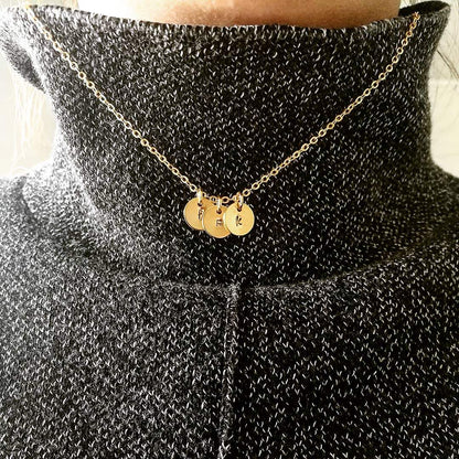 initialen ketting met drie hangers met unieke initialen - kettingen, armbanden en meer, gepersonaliseerd en gold flled shop je online bij lux & luz