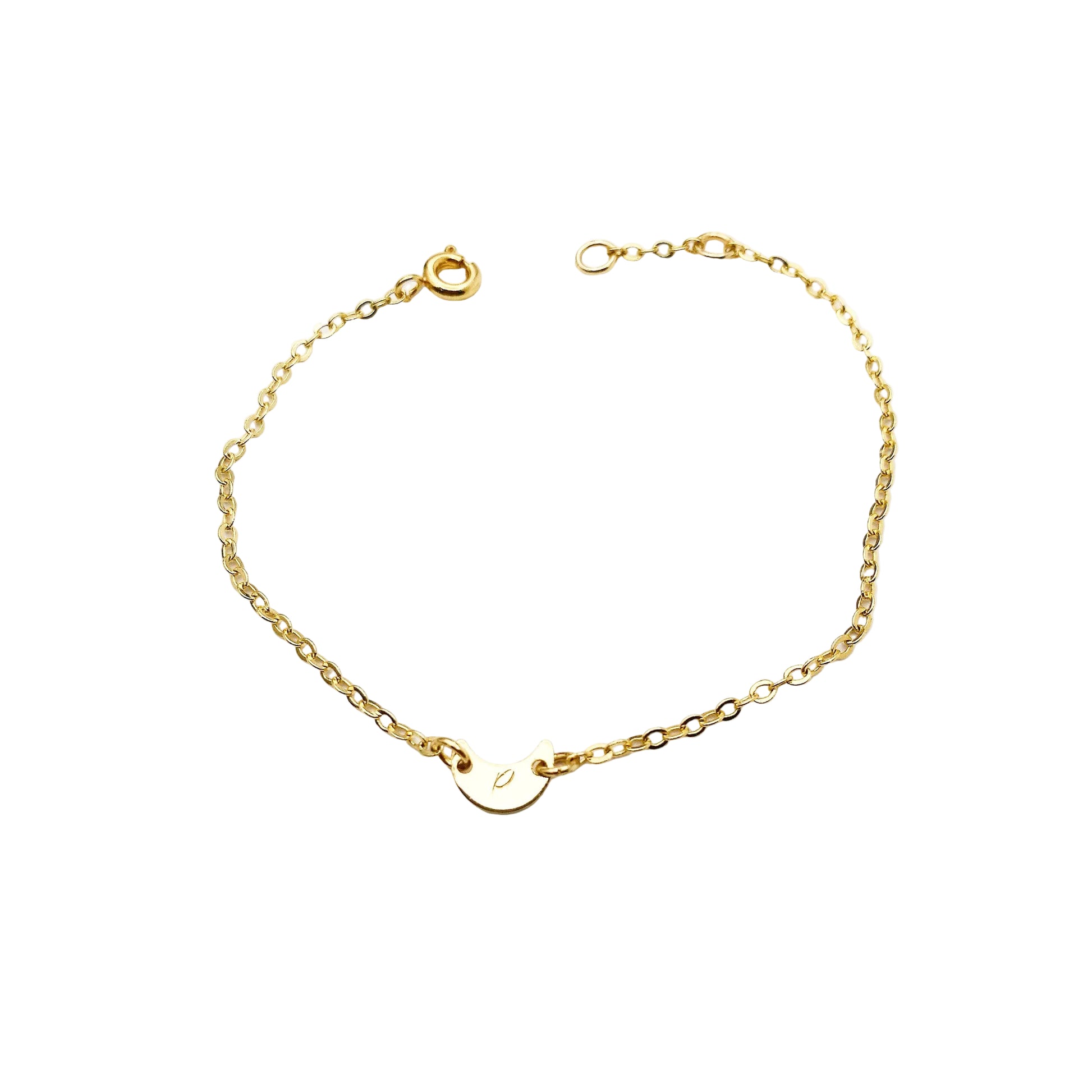 initiaal armband - armbandje met letter - gouden armband met maantje en letter - shop armbandjes met letter bij lux & luz - online sieradenshop - your jewelry
