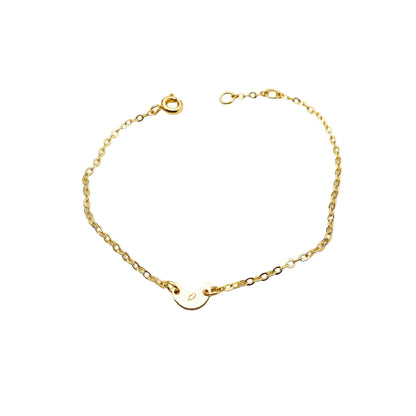 initiaal armband - armbandje met letter - gouden armband met maantje en letter - shop armbandjes met letter bij lux & luz - online sieradenshop - your jewelry