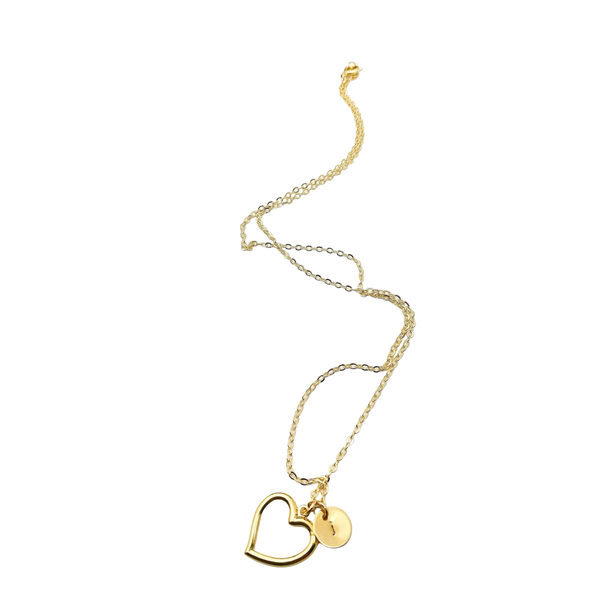 ketting met hart en initiaal - gouden ketting met 2 hangers, 1 initiaal en 1 hartje - gouden gepersonaliseerde ketting - ontdek al onze gepersonaliseerde sieraden - lux & luz - your jewelry