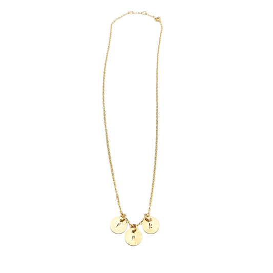 initialen ketting goud - ketting met 3 hangers met initialen - ontwerp je eigen persoonlijke ketting - shop sieraden online bij lux & luz