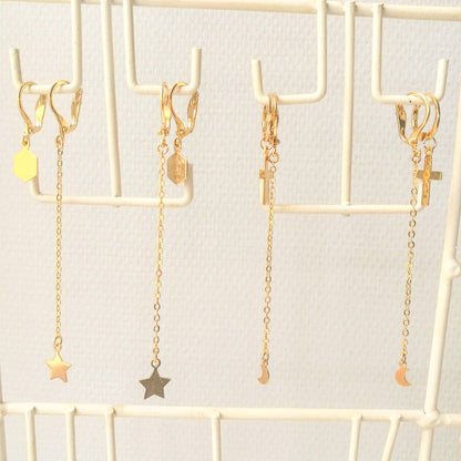 Gouden zeshoek oorbellen voor een curated ear stack, 100% nikkelvrij en hypoallergeen goud voor de meest gevoelige oren.